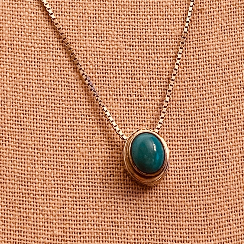 Elegant 925 Sterling Silver Necklace with Turquoise Pendant